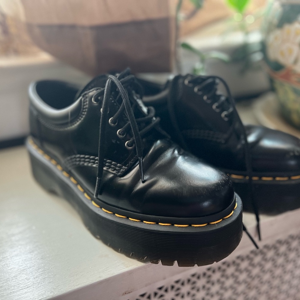 Dr. Martens 8053 Quad Platform Shoes Women’s 8 / Men’s 7 – Gently Used